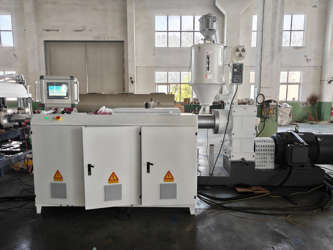 Einwandige Wellrohr-Extrusionslinie mit 220-440V Spannung, 15 m/min max. Ausgabegeschwindigkeit und 75-250mm Spezifikation