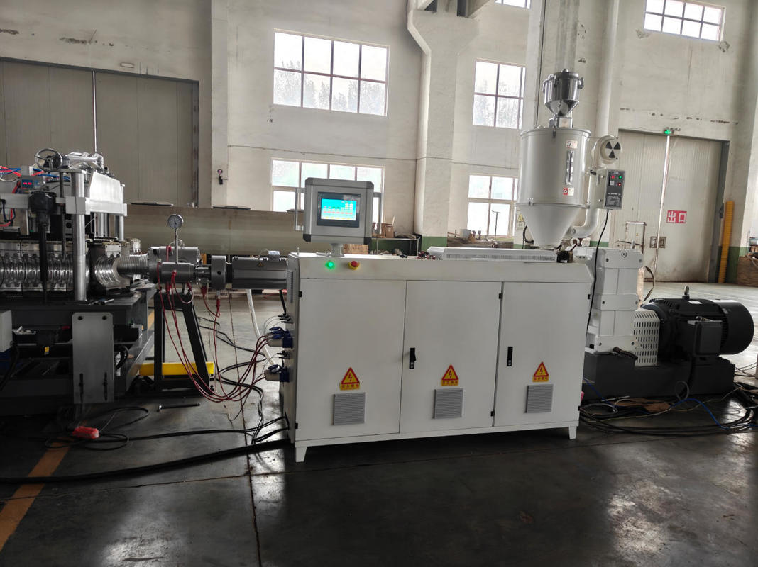 Automatische DWC-Rohrextrusionslinie mit Siemens-Umrichter und Omron-Relais für die Herstellung von 75-250 mm Wellrohren