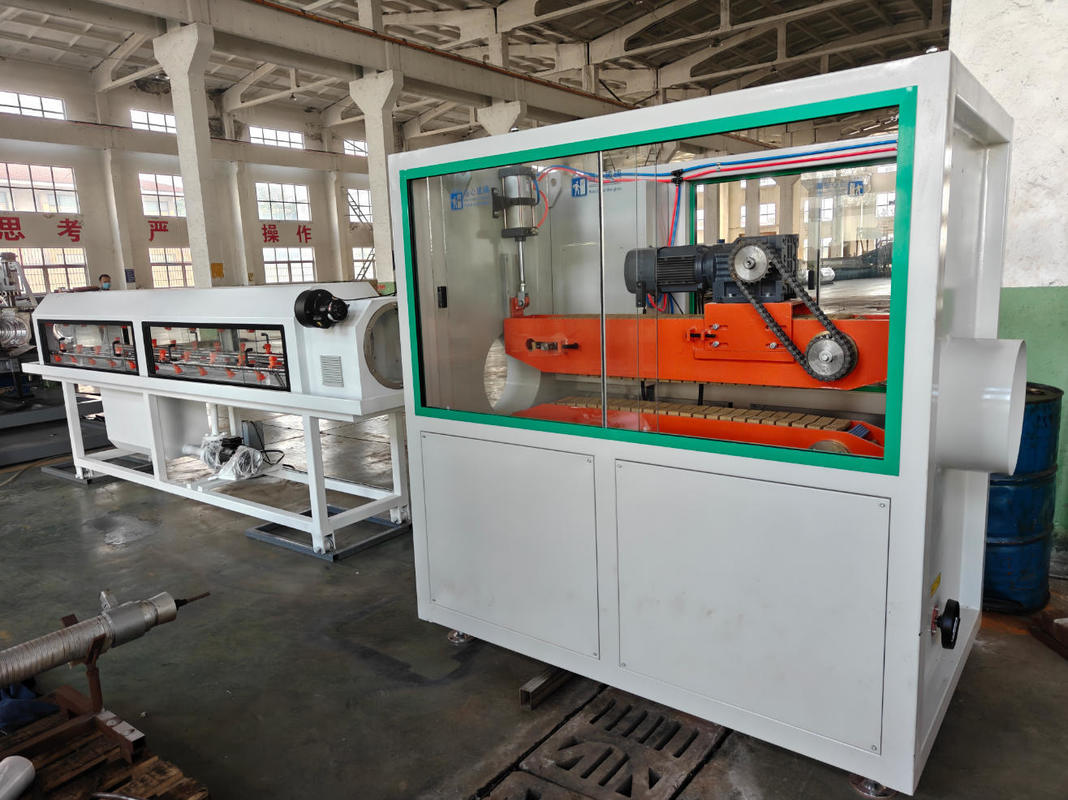 Einwandige Wellrohr-Extrusionslinie mit 38CrMoAlA-Zylindermaterial, 15 m/min maximale Ausgabegeschwindigkeit und 75-250 mm Spezifikation