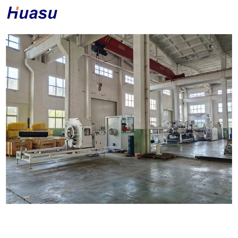 Siemens SPS-gesteuerte HDPE-Rohrextrusionslinie mit einem Rohrdurchmesserbereich von 32 mm - 1600 mm und einer Leistung von 100-2000 kg/h