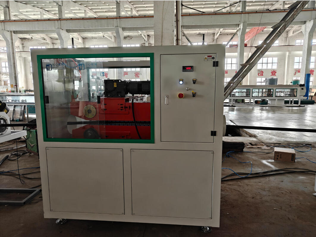 Einwandige Wellrohr-Extrusionslinie mit SPS-Steuerung, die halbautomatischen bis vollautomatischen Betrieb und elektrische Komponenten von Schneider/Siemens bietet