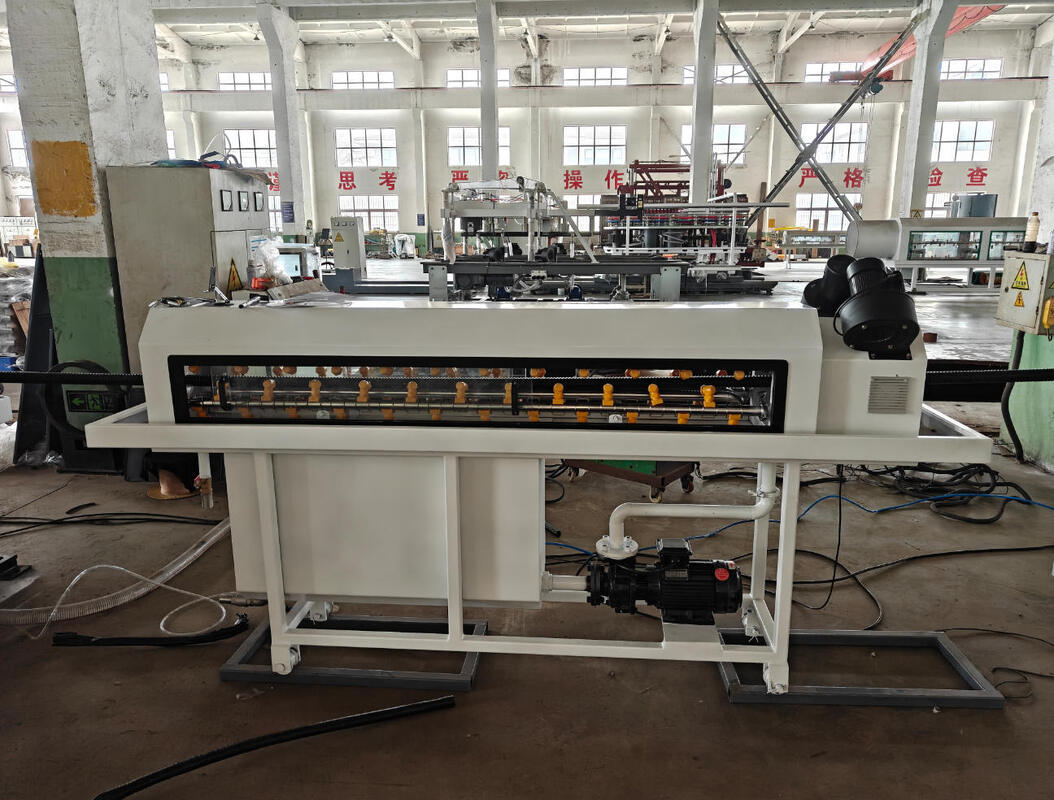 Einwandige Wellrohr-Extrusionslinie mit SPS-Steuerung und elektrischen Komponenten von Schneider/Siemens, mit einer Zylinder-Nitrierhärtungstiefe von 0,4 bis 0,7 mm