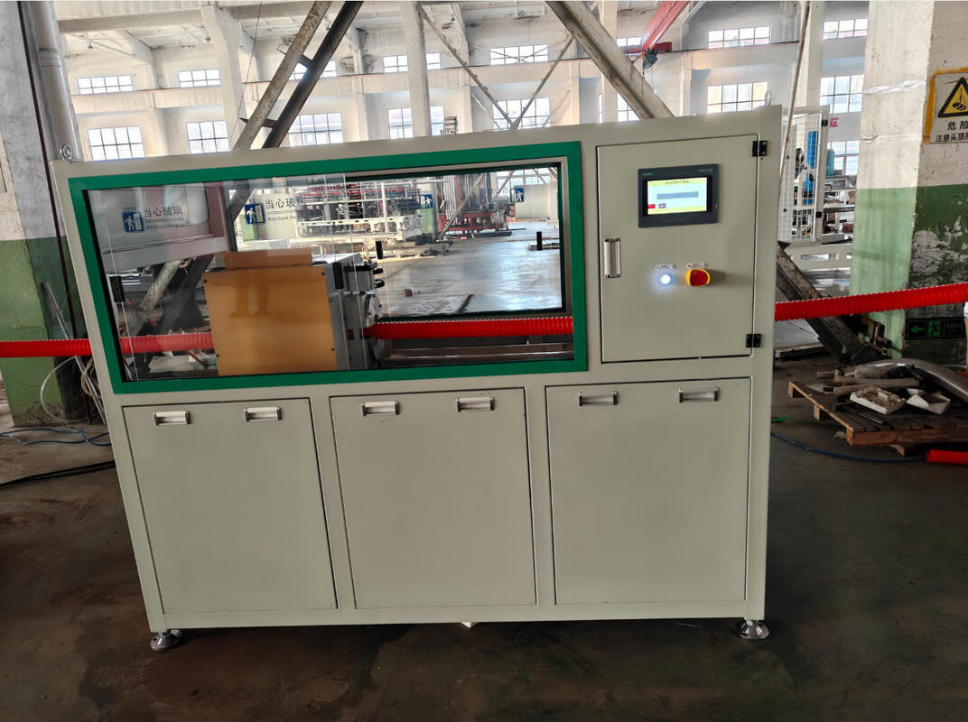 Wassergekühlte Einzelwand-Wellrohr-Extrusionslinie mit LD-Verhältnis 33/38/40 und automatischer Zuführung für die Kunststoffrohrproduktion