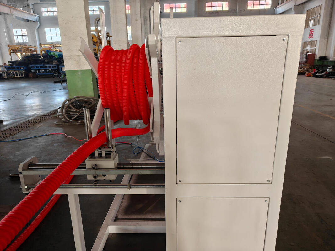 Wasser Kühlsystem Einzelwand-Wellrohr-Extrusionslinie für PE-Kunststoffverarbeitung mit 38CrMoAlA-Zylindermaterial