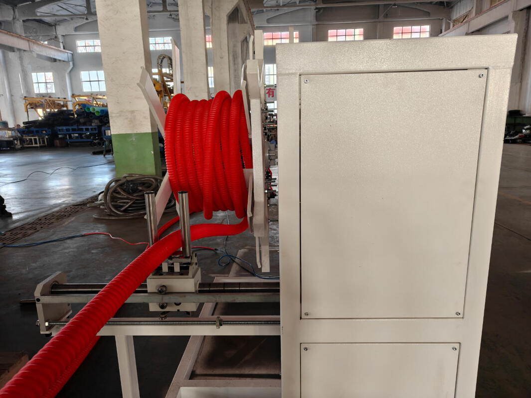 Doppelwandige Wellrohr-Extrusionslinie mit 20CrMnTi-Zahnradmaterial und elektrischen Teilen der Marke Siemens mit HV>740 Zylinder-Schnecke