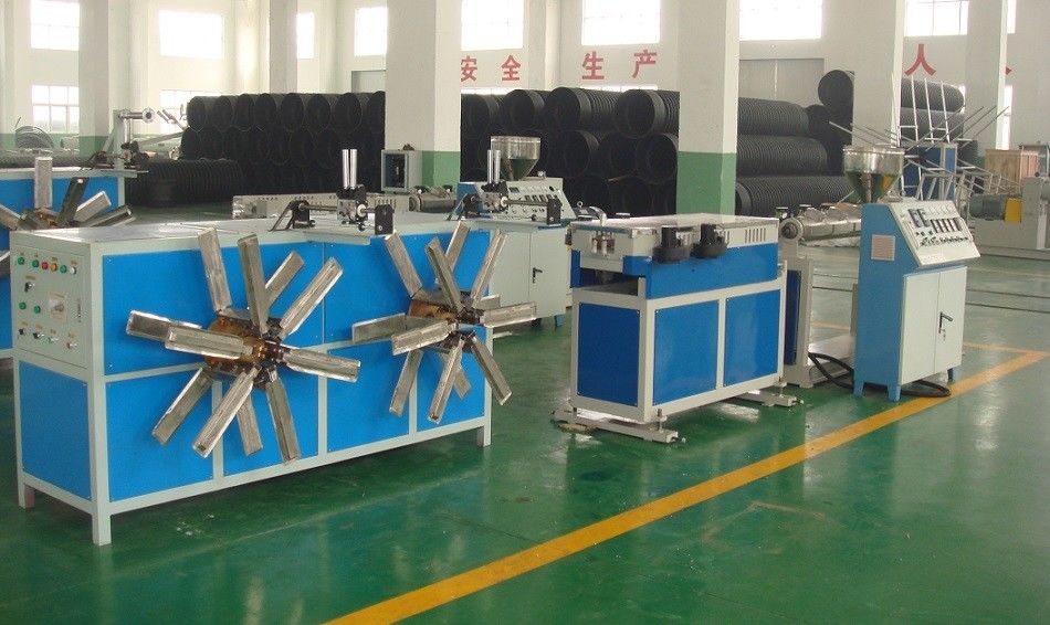 Einzelne Wand runzelte Rohr-Verdrängungs-Maschinerie für pp.-/PET/PVC Rohr