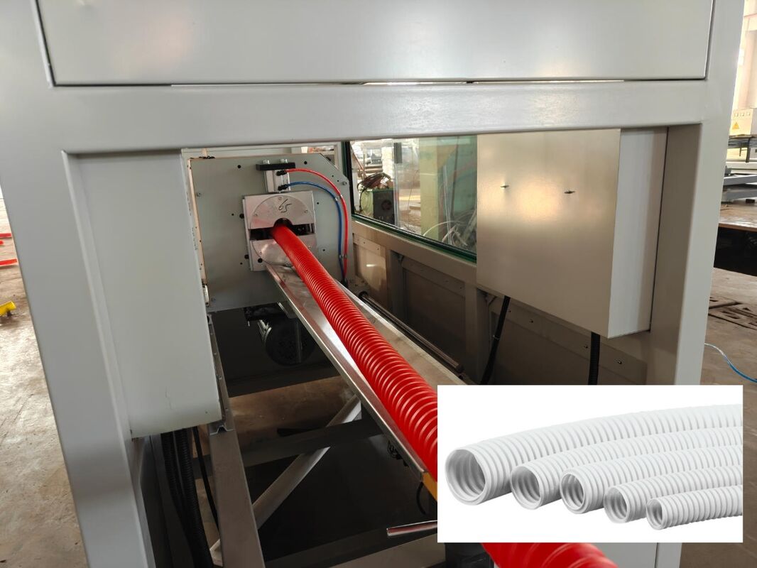 Wasserkühlung Einwandgewölbte Rohr Extrusionslinie mit einer Zufuhr und 1 Satz Gewölbungsgerät Stabilisierung des Produktionsprozesses