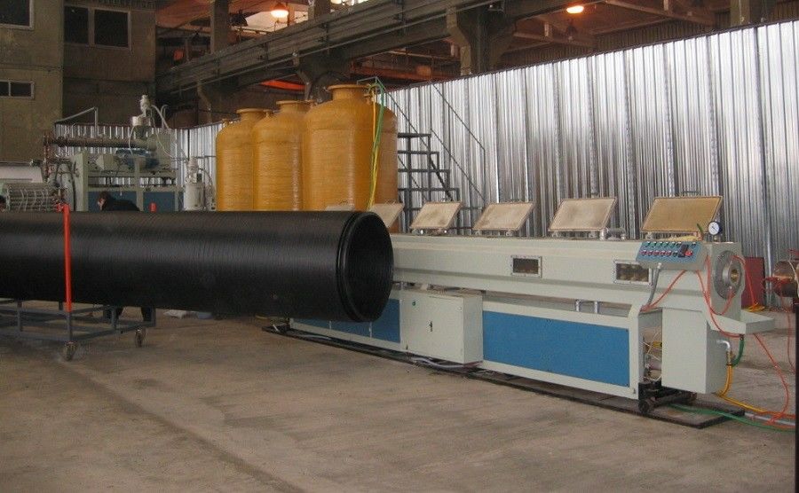 200-3000mm Hohlheits-Wand-Wickelfalzrohr-Extruder/runzelte HDPE Rohr-Verdrängungs-Maschine