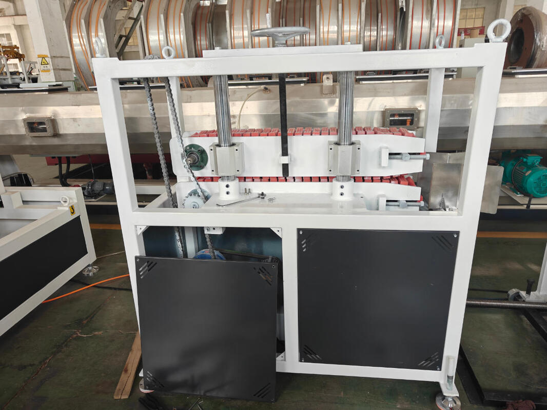 Non-dust Cutting Plastic Pipe Production Extrusion Line Equipped with Water Cooling System Adjustable Flow Enhancing Pipe